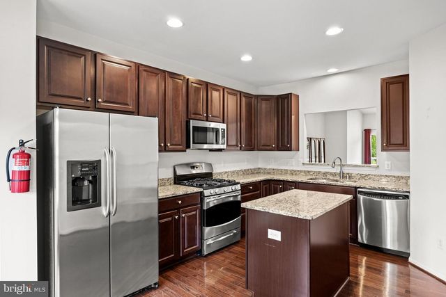 29 APPLEGATE DR, Florence, NJ 08518