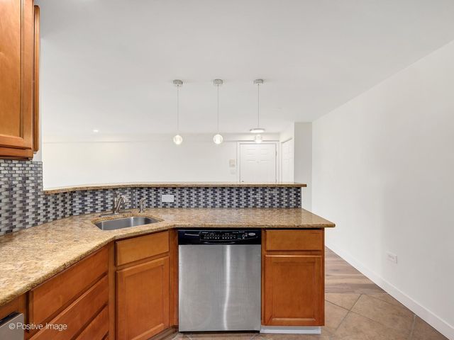 10130 S 84th Terrace 11107, Palos Hills, IL 60465