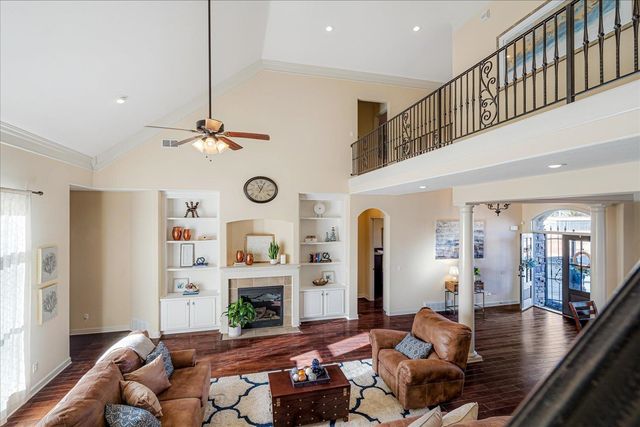 9655 GRAYS MEADOW DR, Cordova, TN 38018