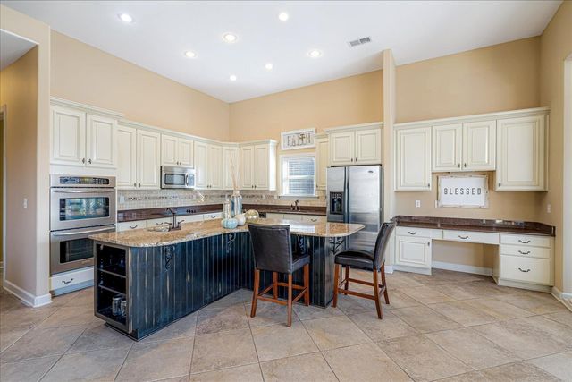 9655 GRAYS MEADOW DR, Cordova, TN 38018