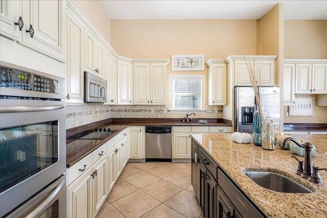 9655 GRAYS MEADOW DR, Cordova, TN 38018