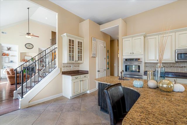 9655 GRAYS MEADOW DR, Cordova, TN 38018