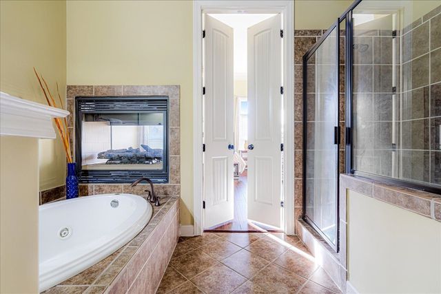 9655 GRAYS MEADOW DR, Cordova, TN 38018