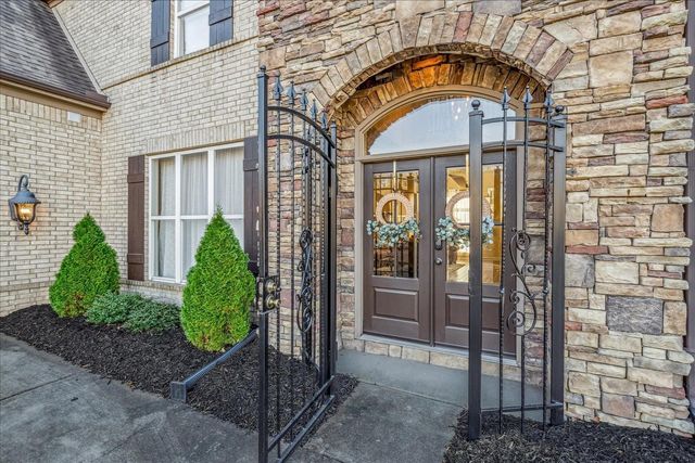 9655 GRAYS MEADOW DR, Cordova, TN 38018