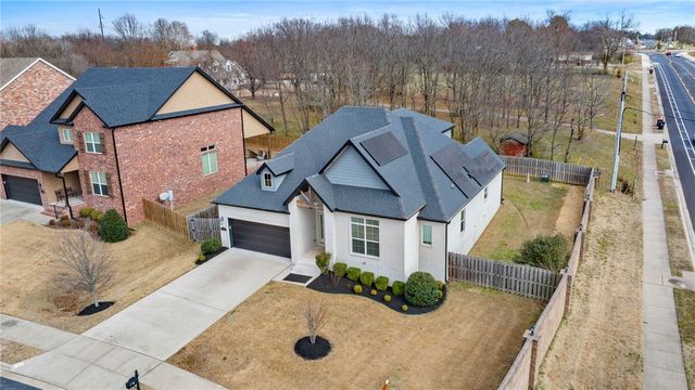 123 Angel Falls Lane, Springdale, AR 72762