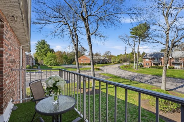 16 Kingswood 2, Abington, MA 02351