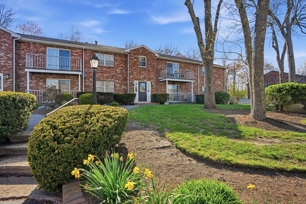 16 Kingswood 2, Abington, MA 02351