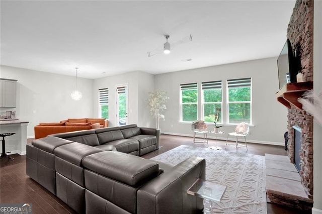 3855 Tamberly Way, Kennesaw, GA 30152