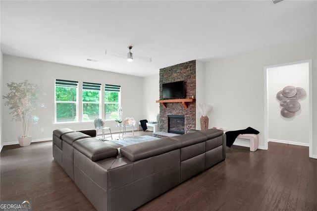 3855 Tamberly Way, Kennesaw, GA 30152