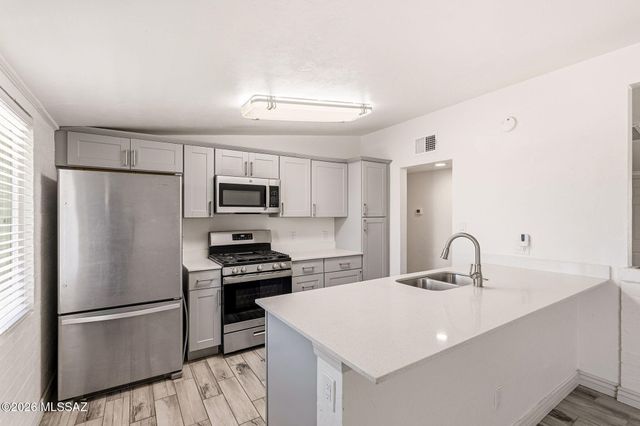 1718 S Avenida Regulo, Tucson, AZ 85710