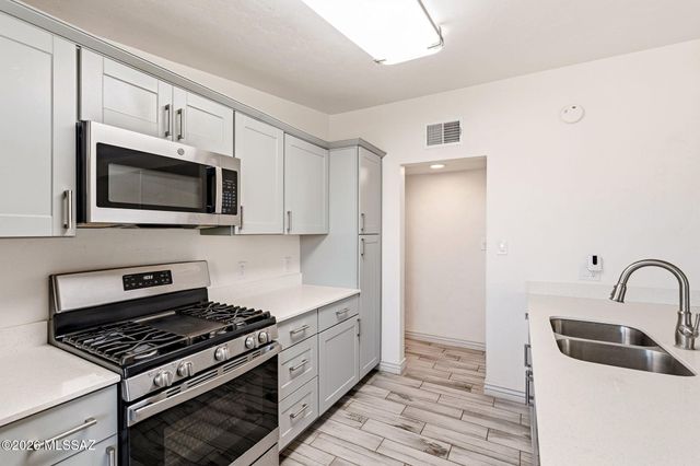 1718 S Avenida Regulo, Tucson, AZ 85710