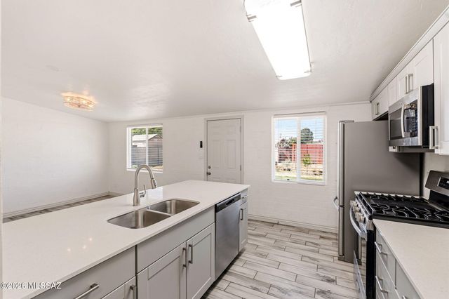 1718 S Avenida Regulo, Tucson, AZ 85710