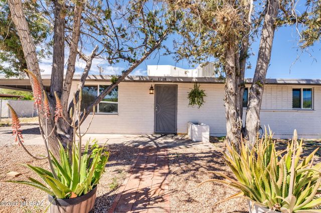 1718 S Avenida Regulo, Tucson, AZ 85710