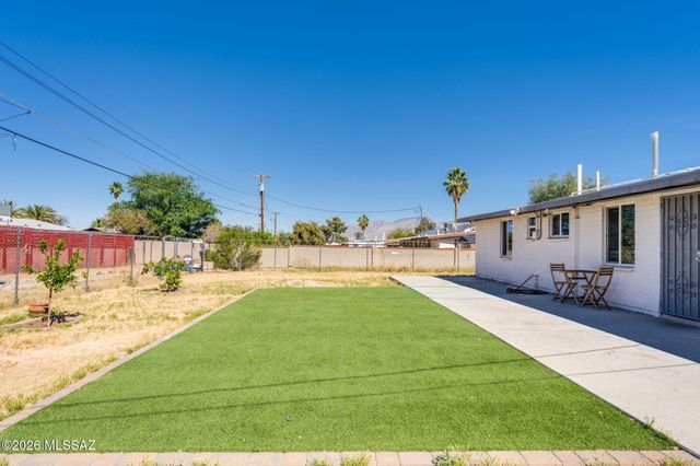 1718 S Avenida Regulo, Tucson, AZ 85710