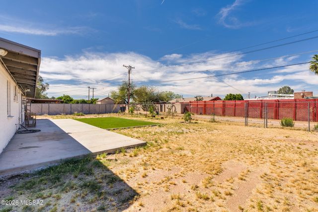 1718 S Avenida Regulo, Tucson, AZ 85710
