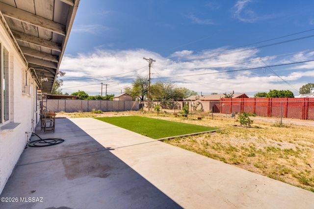1718 S Avenida Regulo, Tucson, AZ 85710