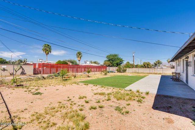 1718 S Avenida Regulo, Tucson, AZ 85710