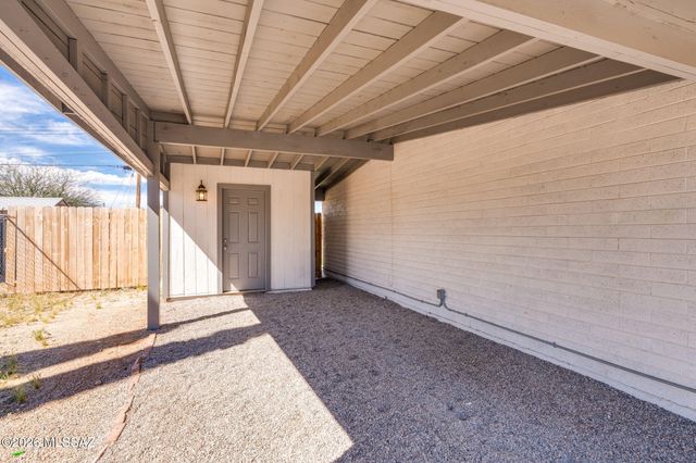 1718 S Avenida Regulo, Tucson, AZ 85710