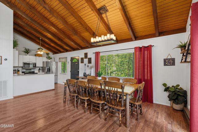 715 Upper Windsor Way, Gatlinburg, TN 37738