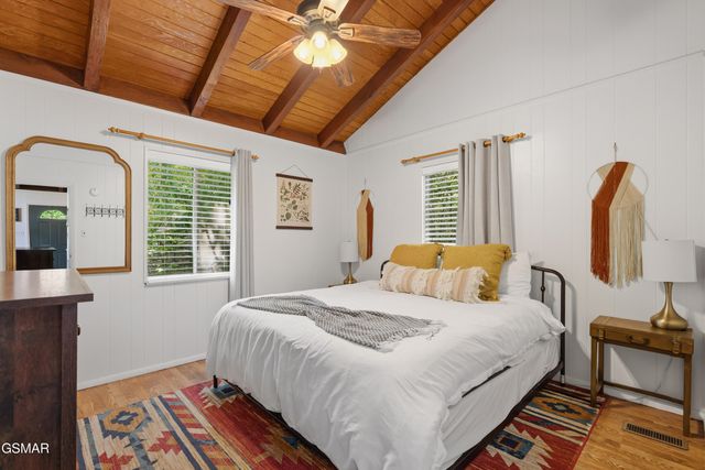 715 Upper Windsor Way, Gatlinburg, TN 37738