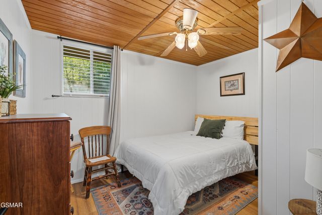 715 Upper Windsor Way, Gatlinburg, TN 37738