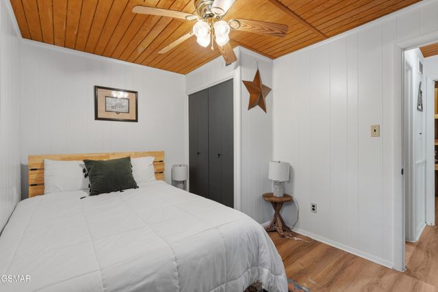 715 Upper Windsor Way, Gatlinburg, TN 37738