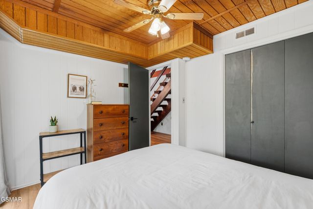 715 Upper Windsor Way, Gatlinburg, TN 37738
