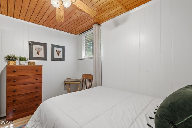 715 Upper Windsor Way, Gatlinburg, TN 37738