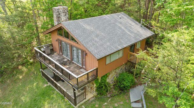 715 Upper Windsor Way, Gatlinburg, TN 37738