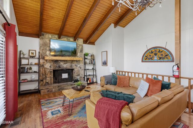 715 Upper Windsor Way, Gatlinburg, TN 37738