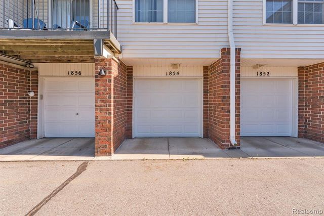 1854 Lindsay Lane, Ann Arbor, MI 48104