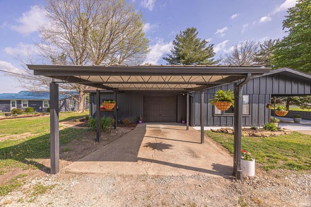 1304 N Chestnut Street, Huntingburg, IN 47542