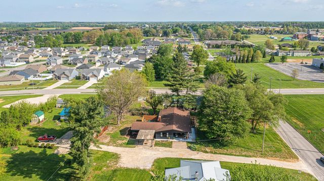 1304 N Chestnut Street, Huntingburg, IN 47542