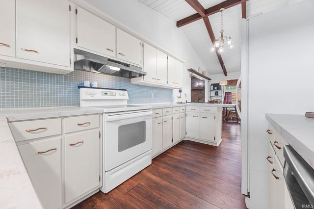 1304 N Chestnut Street, Huntingburg, IN 47542
