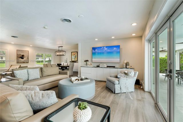 9511 SW 93rd St, Miami, FL 33176