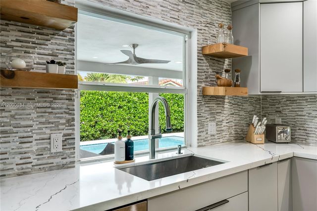 9511 SW 93rd St, Miami, FL 33176