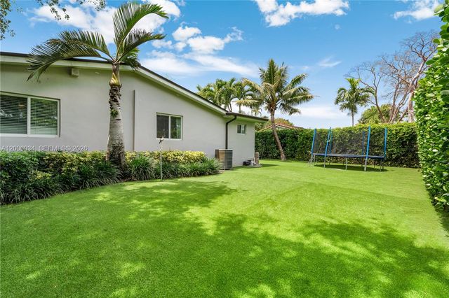 9511 SW 93rd St, Miami, FL 33176