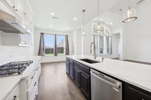 4101 Hawthorn Drive, Aubrey, TX 76227