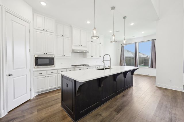 4101 Hawthorn Drive, Aubrey, TX 76227