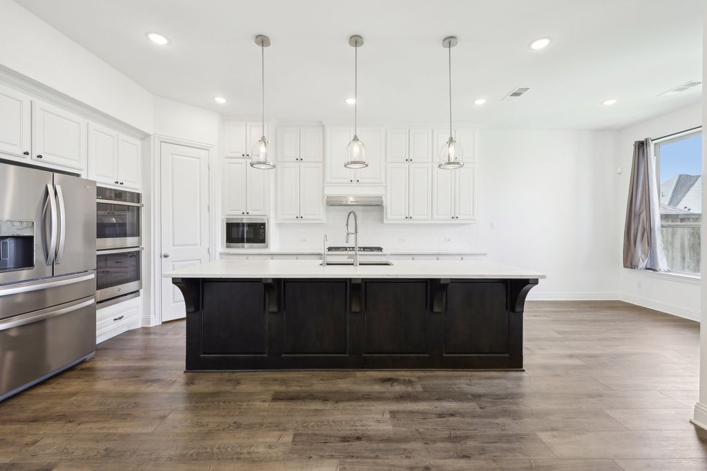 4101 Hawthorn Drive, Aubrey, TX 76227