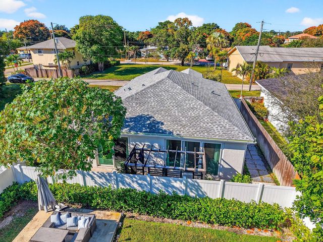 341 Oak Alley, Delray Beach, FL 33444