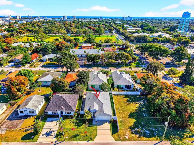 341 Oak Alley, Delray Beach, FL 33444