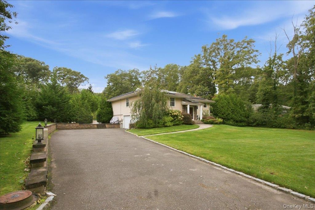 20 Beaumont Drive, Melville, NY 11747 — photo 3