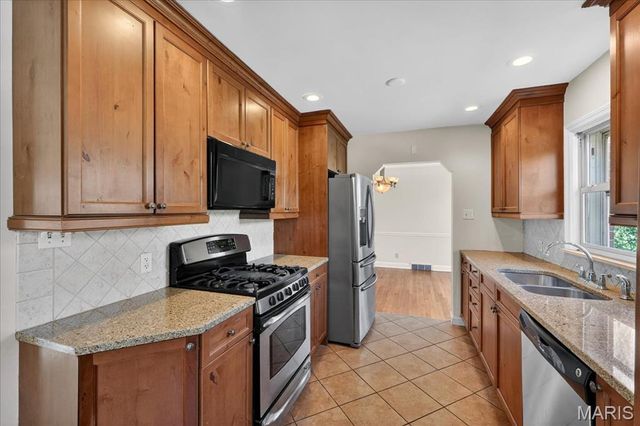 739 Glenvista Place, Glendale, MO 63122