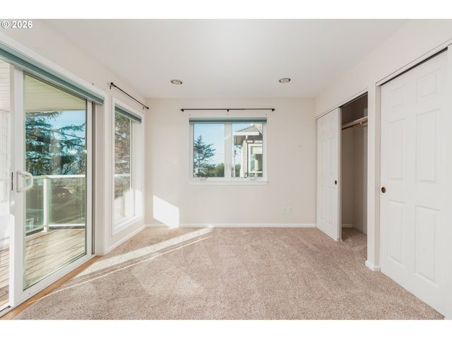 420 Sw COAST Ave, Depoe Bay, OR 97341