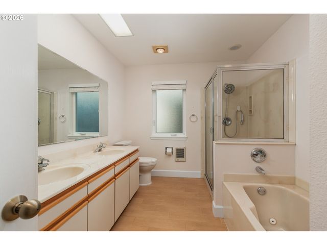 420 Sw COAST Ave, Depoe Bay, OR 97341