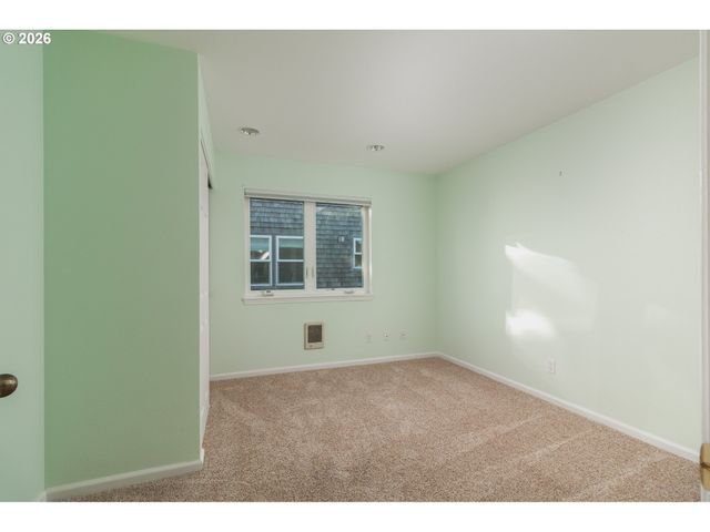 420 Sw COAST Ave, Depoe Bay, OR 97341