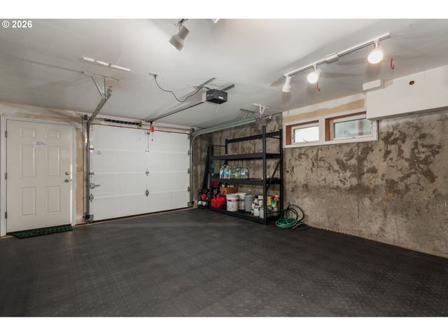 420 Sw COAST Ave, Depoe Bay, OR 97341