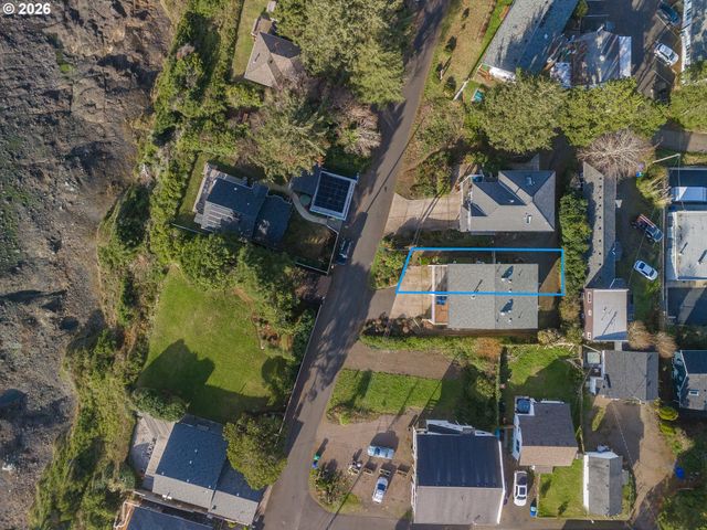 420 Sw COAST Ave, Depoe Bay, OR 97341