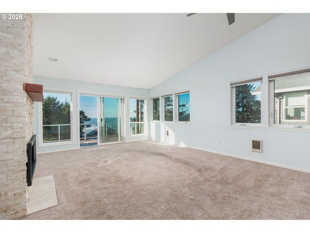 420 Sw COAST Ave, Depoe Bay, OR 97341